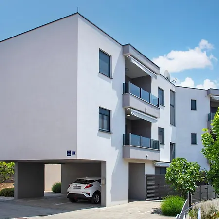 First Choice * Rogoznica (Sibenik-Knin)