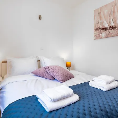 First Choice 아파트 *