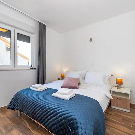 First Choice * Rogoznica (Sibenik-Knin)