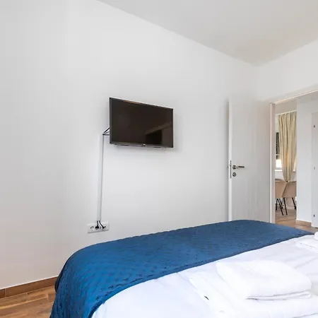 아파트 First Choice