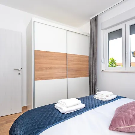 First Choice 아파트