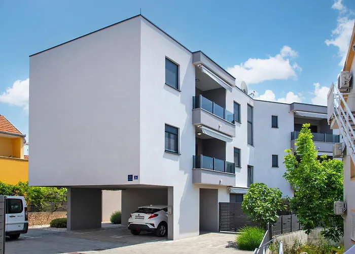 First Choice * Rogoznica (Sibenik-Knin)