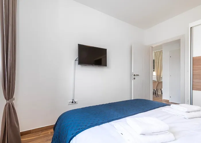 Апартаменты First Choice